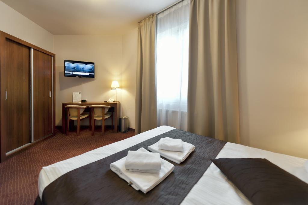 Hotel Esperanto Швидница Стая снимка