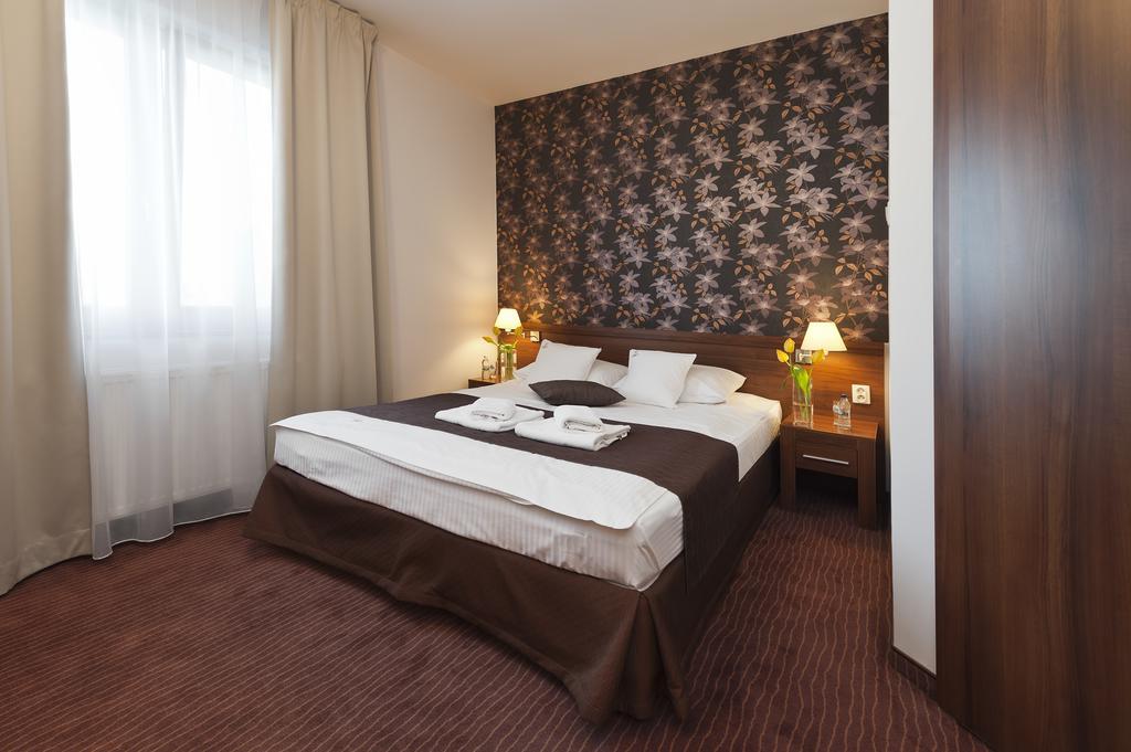 Hotel Esperanto Швидница Стая снимка