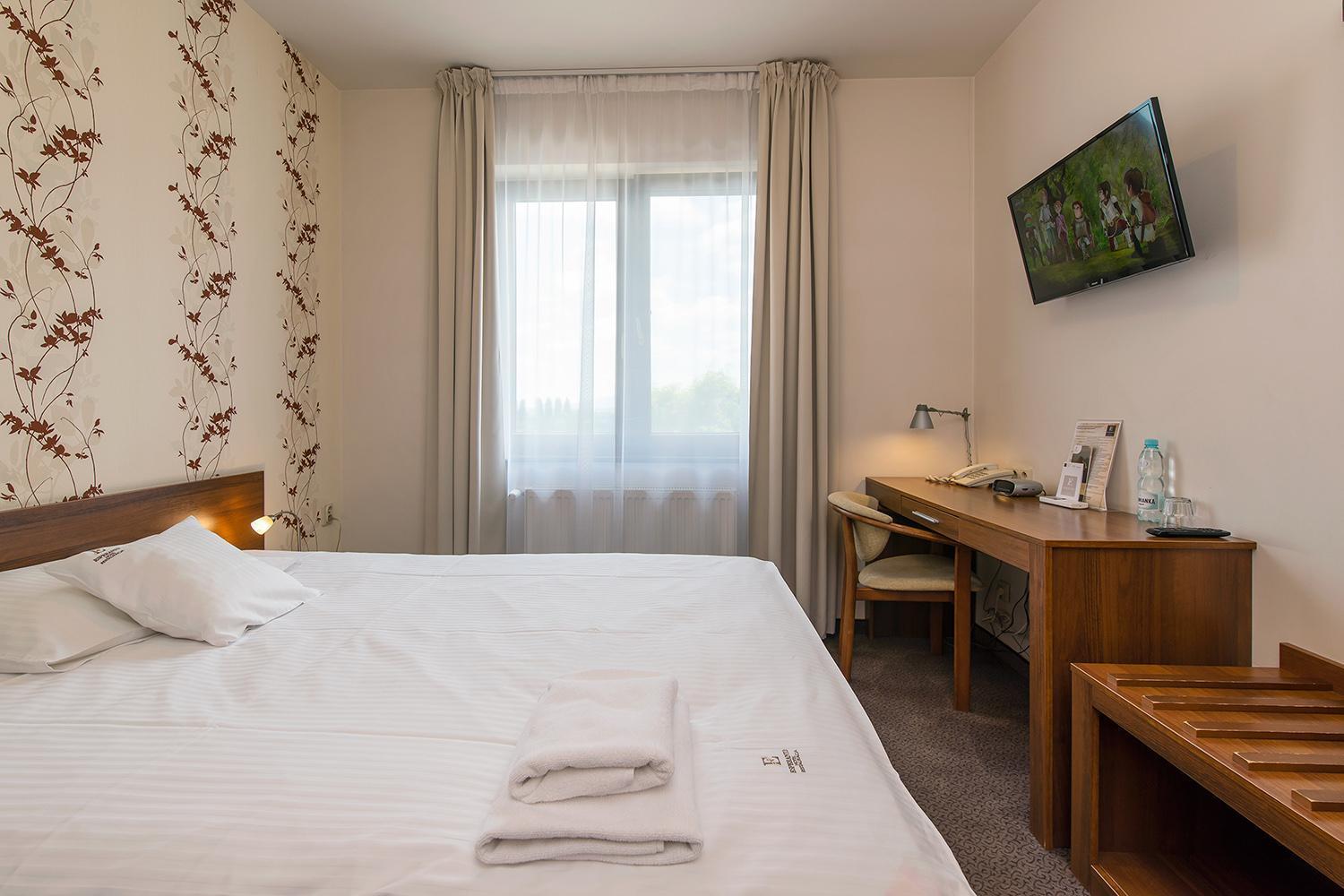 Hotel Esperanto Швидница Екстериор снимка