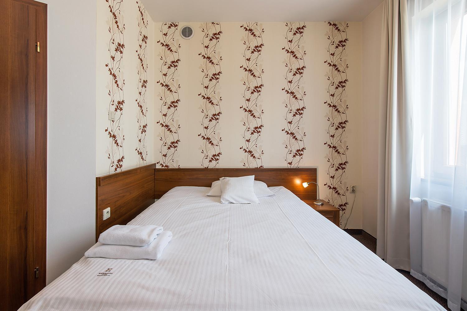 Hotel Esperanto Швидница Екстериор снимка