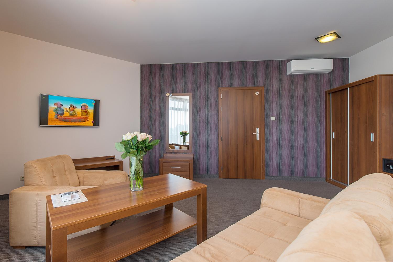Hotel Esperanto Швидница Екстериор снимка