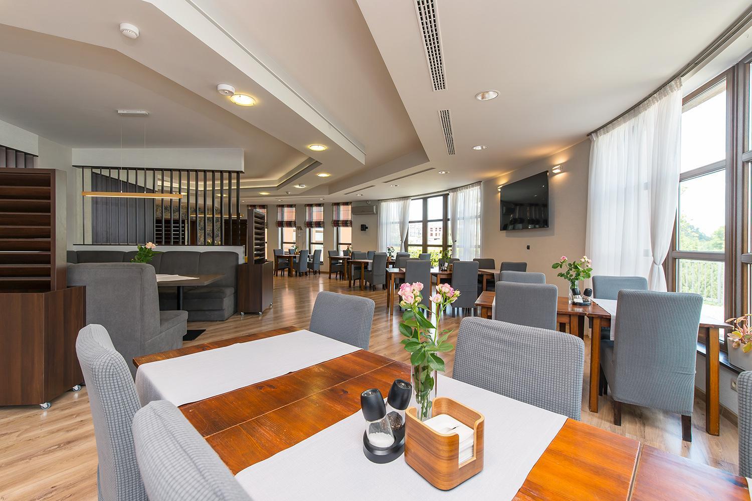 Hotel Esperanto Швидница Екстериор снимка